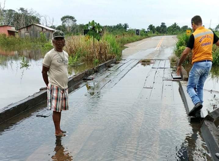 INTERRUPÇÃO: Nível da água sobe e deixa rodovia alagada em Rondônia