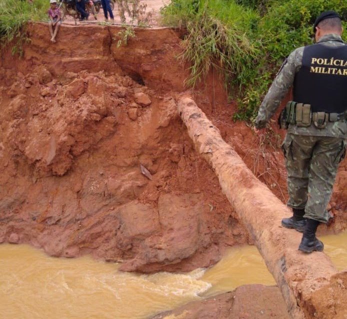 EM RONDÔNIA: Barragem rompe e causa destruição em Rondônia