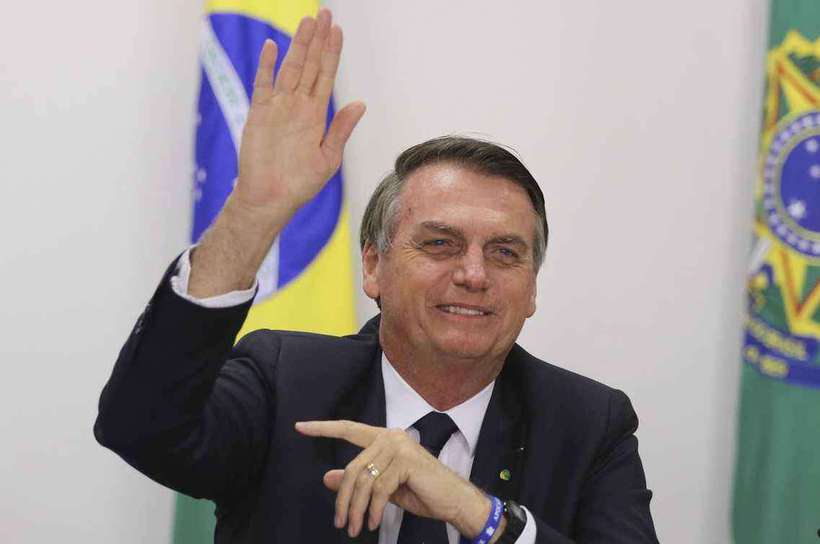 CORTE DE VERBAS: Bolsonaro chama de 'idiotas úteis' estudantes que participam de manifestação