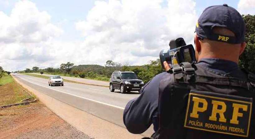 MULTAS: Bolsonaro diz que quer acabar com radares móveis em rodovias federais