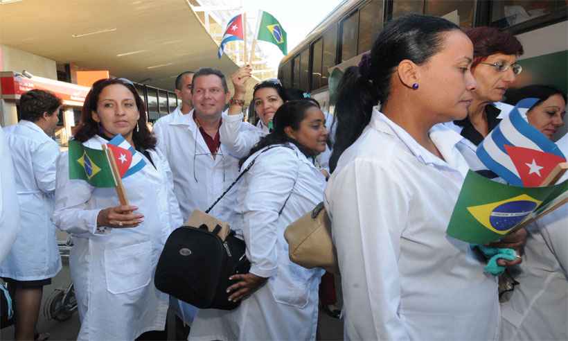 RECONTRATAÇÃO: Ministério da Saúde deve reduzir exigência a médicos cubanos