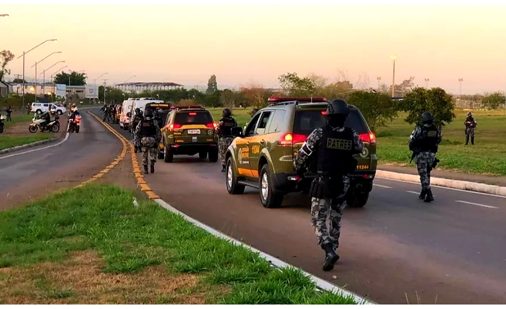 FACÇÃO CRIMINOSA: Operação é realizada para transferir presos para penitenciária federal