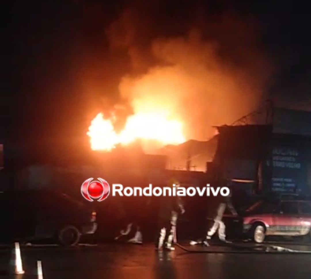 SINISTRO: Galpão de ferro velho é destruído durante incêndio na zona Leste