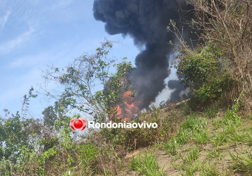 SINISTRO NA 364: Caminhão-tanque pegou fogo após motorista evitar colisão frontal com carro