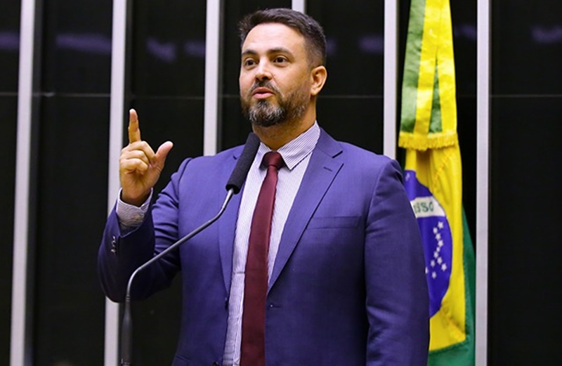 RANKING: Leo Moraes dispara como deputado mais atuante no Congresso, aponta enquete