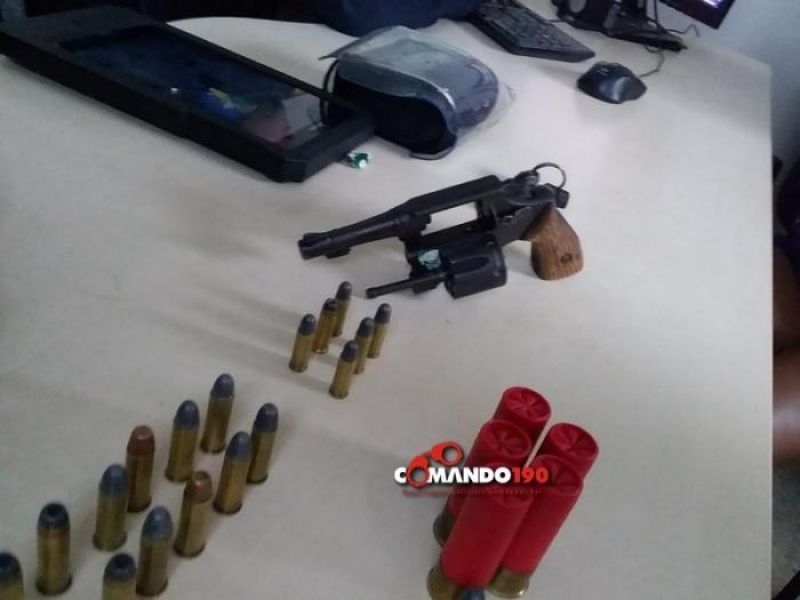 CERCO: PM desmancha quadrilha de assaltantes e apreende armas e objetos roubados