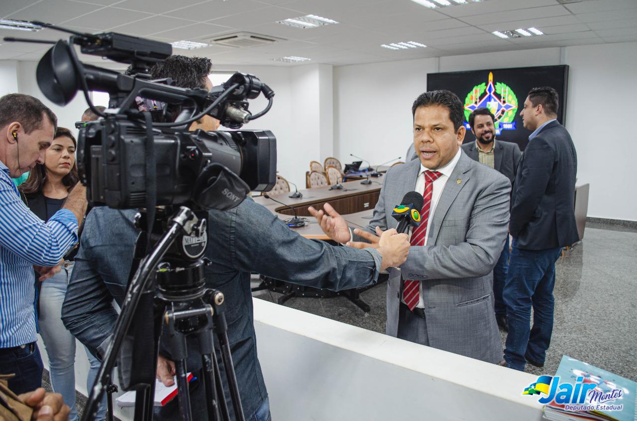 Jair Montes comemora criação da lei que aumenta auxilio alimentação para servidores da saúde