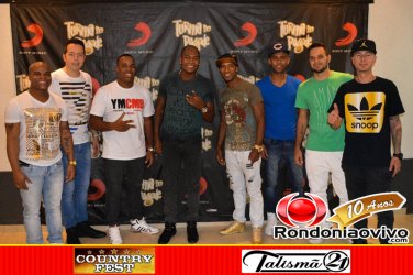 Confira fotos do show da Turma do Pagode