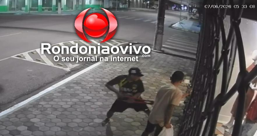 VÍDEO: Criminosos usam 'tesourão' em tentativa frustrada de arrombar loja de roupas