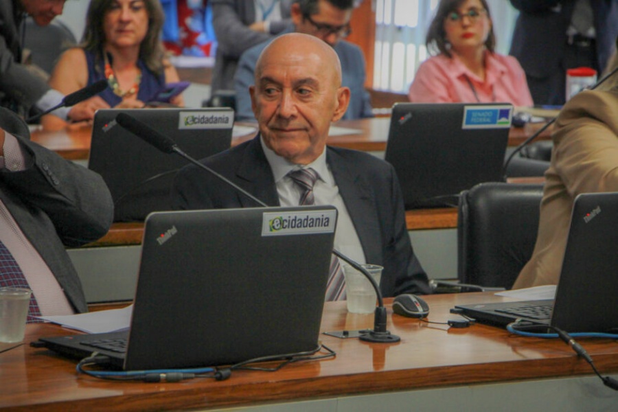 PROGRESSO: CCJ do Senado vota PEC de Confúcio Moura sobre Educação 