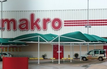 Makro permanece interditado e gerência tenta acordo legal com Vigilância Sanitária