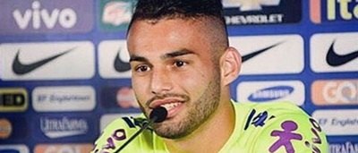 Caçula da seleção, Thiago Maia chora e diz que realiza sonho
