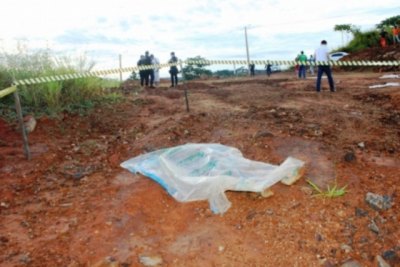 JARU -  Corpo de mulher  é encontrado em terreno baldio