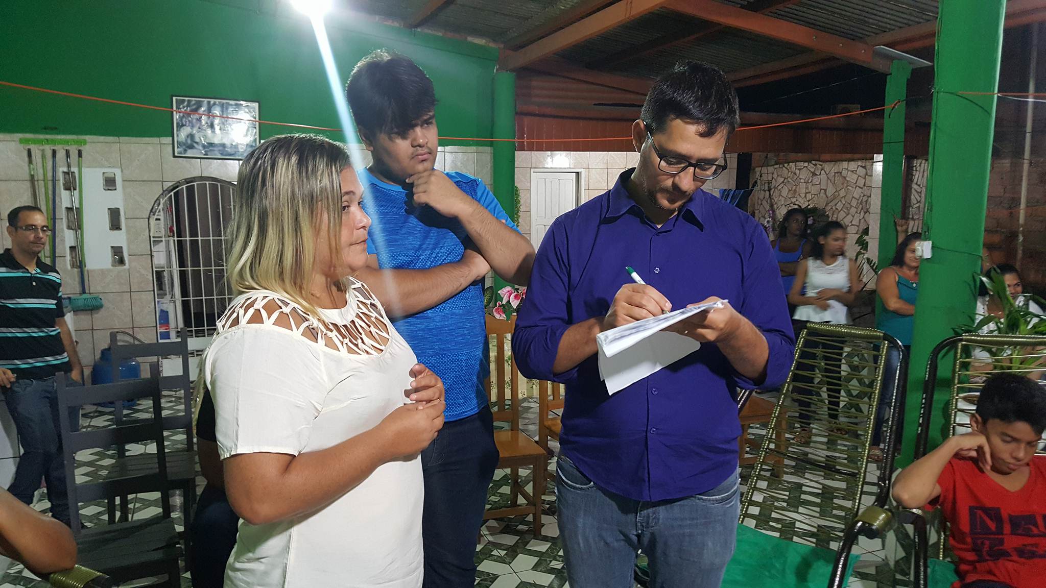 Deputado Anderson recebe abaixo-assinado por melhor atenção na saúde municipal