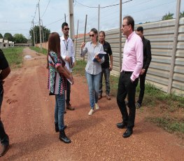 FINANCIAMENTO: Prefeito visita obras abandonadas na capital 