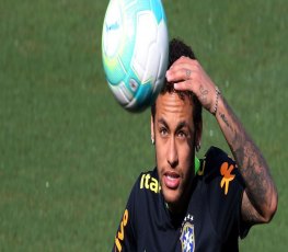 Em grande fase, Neymar será o capitão do Brasil no jogo com o Paraguai