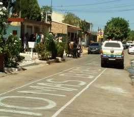 ASSALTO - Câmeras flagram momento em que policial civil é baleado; Vídeo