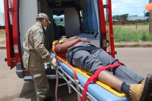 Motociclista sofre acidente em frente ao HR