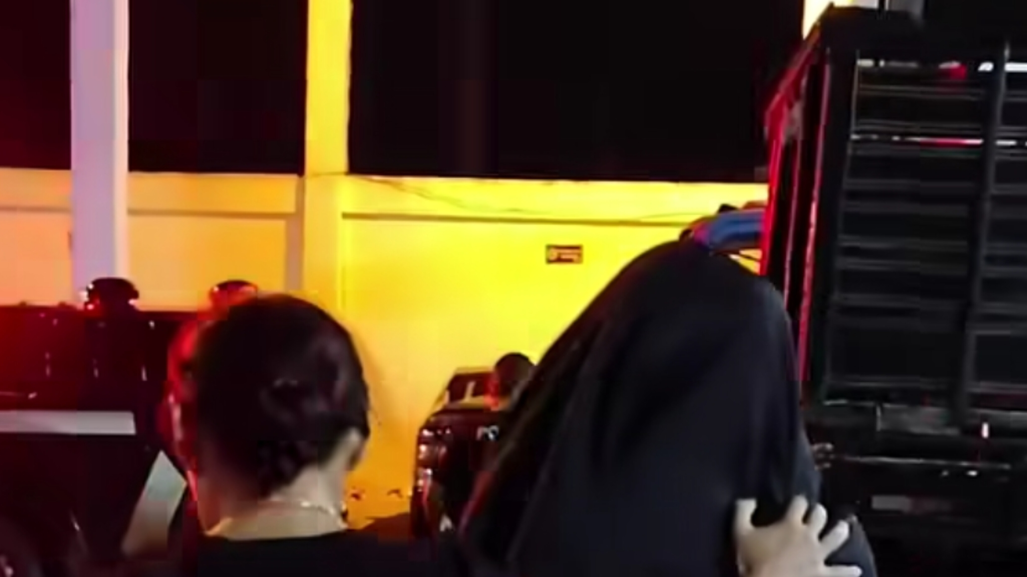 ARIQUEMES: Neta acusada de matar avô e deixar avó baleada se apresenta com dois advogados