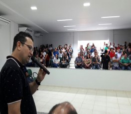 Ezequiel prestigia inauguração do prédio cedido pela Câmara à prefeitura