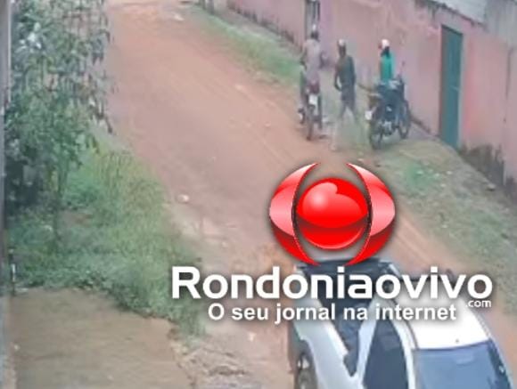 VÍDEO: Criminosos assaltam mulher no portão de residência