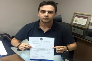 Deputado dispensa auxílio-moradia por ter residência fixa