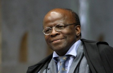 Senado demite sobrinha de Joaquim Barbosa após críticas a Renan na internet