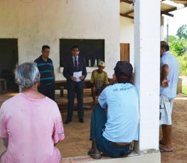 Edesio Fernandes visita Terra Santa e conversa com moradores sobre melhorias 