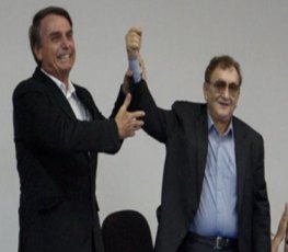 BOLSONARO E MÃO SANTA: Início de namoro 