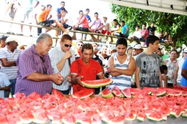 Festa da Melancia é sucesso no distrito de Nazaré