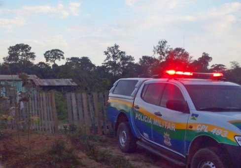 Homem desconhecido comete suicídio em propriedade rural