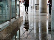 CONTRARIANDO A DILMA - Forro do Aeroporto de Manaus desaba após forte chuva