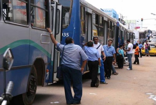 PAROU - Sem combustível, ônibus deixam de circular em Porto Velho