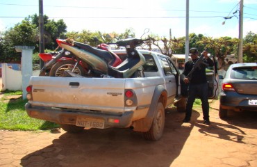 GUAJARÁ-MIRIM - PC recupera duas motos roubadas e prende três pessoas na BR 364