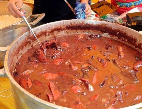 CARNAVAL: Tradicional feijoada da Banda do Vai Quem Quer para imprensa acontece hoje