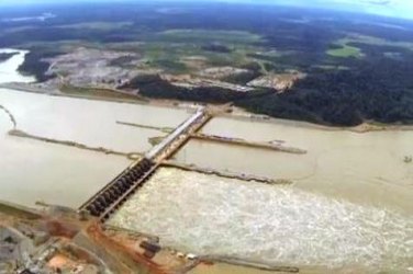 Professor explica a relação do alagamento do rio Madeira com a construção de usinas