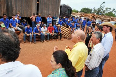 Confúcio fala sobre projetos e fortalece campanha no interior