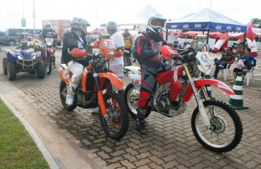  Pilotos largam na manhã deste sábado (14) pra mais uma etapa do Rally da Amazonia - Confira fotos