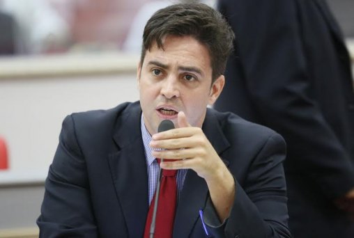 Léo Moraes denuncia falta de compromisso da Sejus com professores e socioeducadores