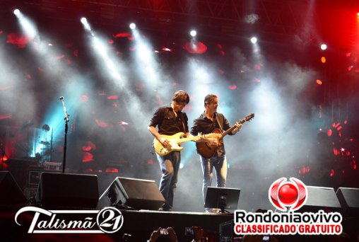 Confira as fotos do show da dupla Victor e Leo