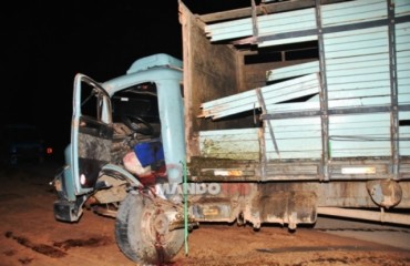 JI PARANÁ -  Caminhoneiro tem a mão decepada em acidente - Fotos