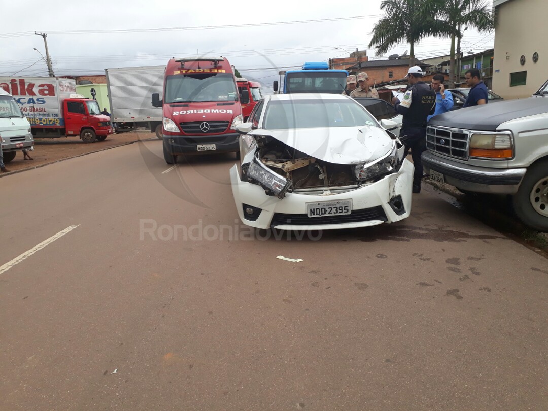 GRAVE: Violenta colisão entre carros deixa criança ferida