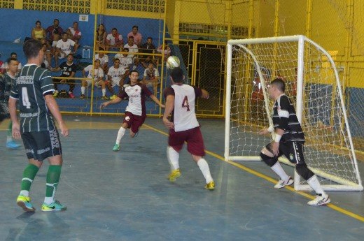 Na superação, Dal Molin bate Abílio Nery