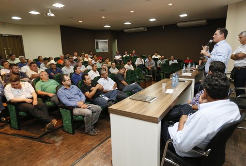 Pecuaristas fecham propostas para enfrentar queda no preço da arroba do boi