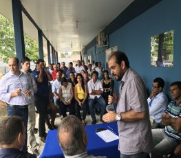 Laerte Gomes entrega ambulância para distrito de Nova Londrina