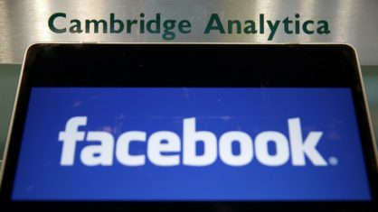 Cambridge Analytica, envolvida no escândalo Facebook, cessa operações