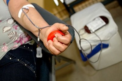 Doações de sangue precisam aumentar em mais da metade dos países, diz OMS

