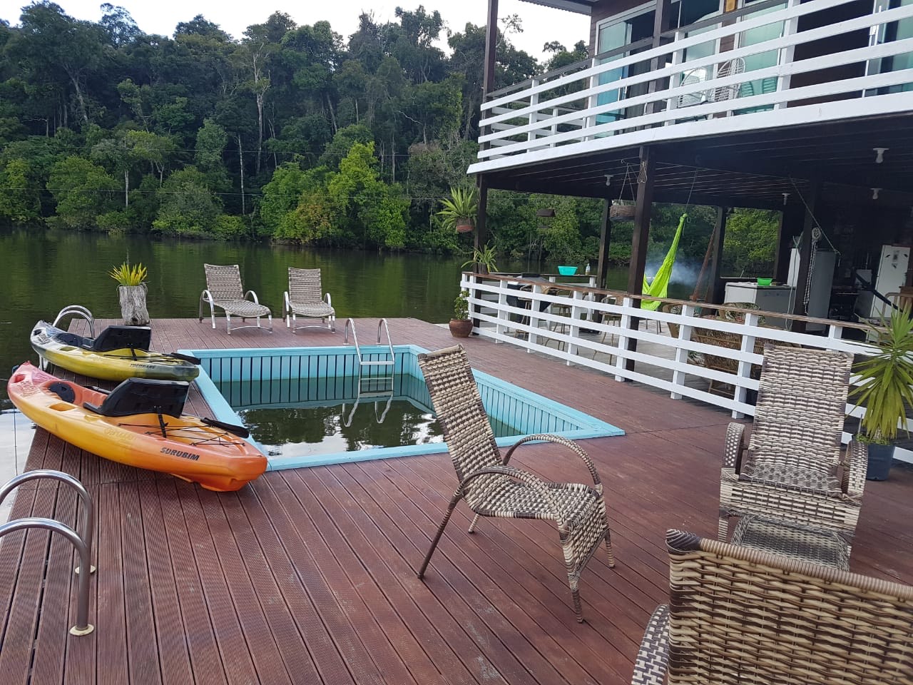 AMAZÔNIA ADVENTURE: Fuja da folia e se hospede no flutuante Kamayurá no Rio Verde