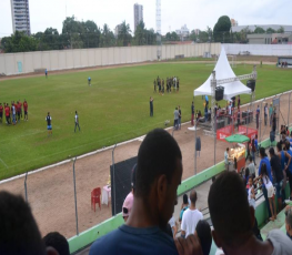 Edesio Fernandes se reúne com jovens durante final do Futshow