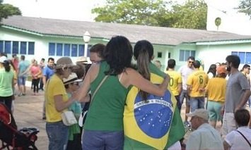 Manifestantes vão às ruas protestar contra a corrupção